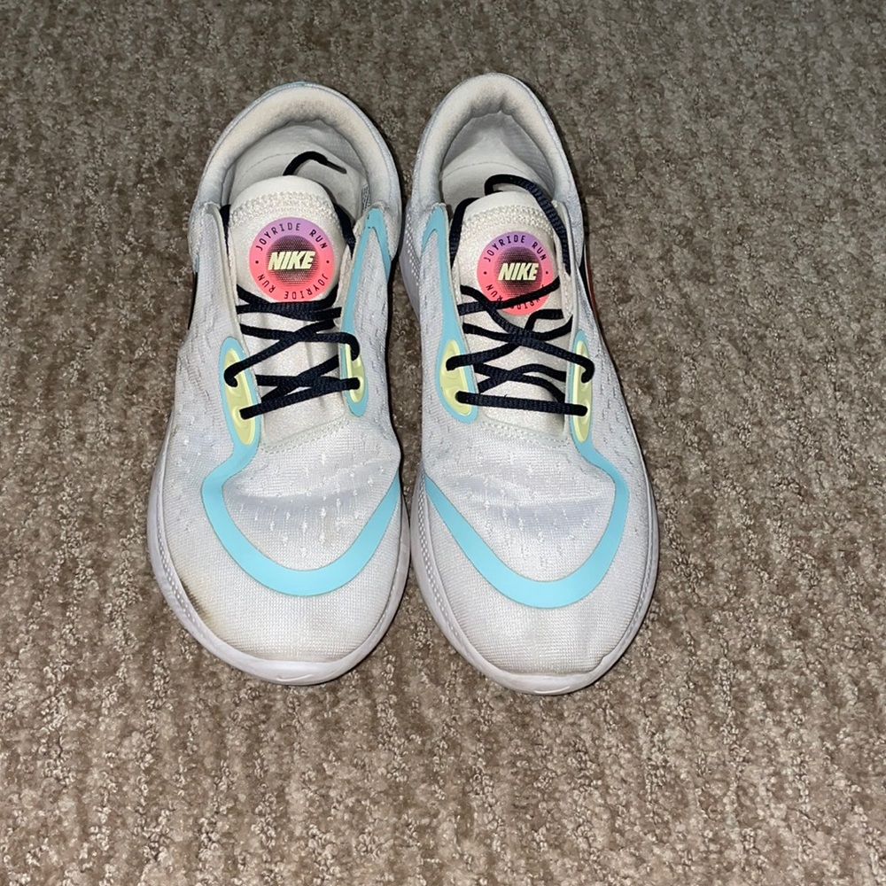Women’s 8 Nike Joyride Training Shoe